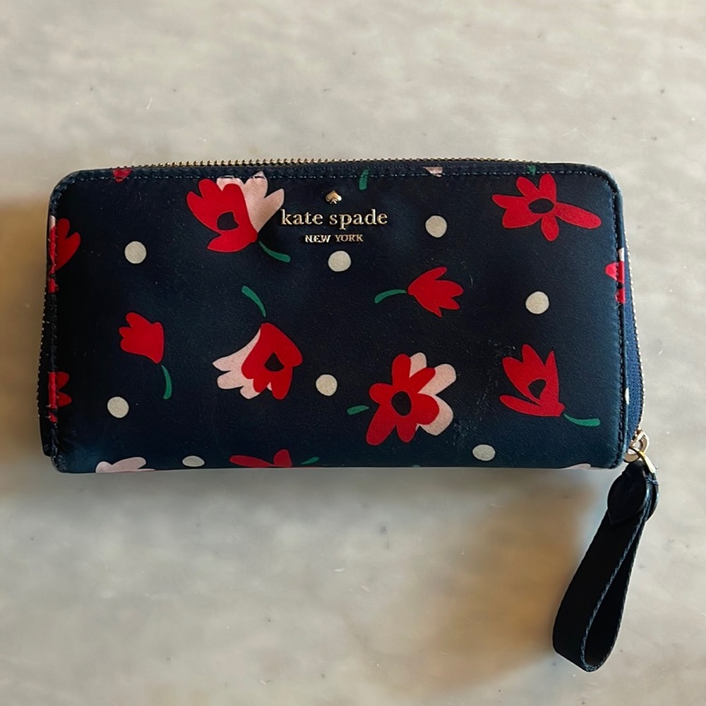❌❌SOLD❌❌Kate Spade Wallet in Chelsea Whimsy Floral